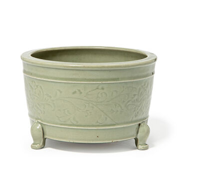 A Longquan Celadon-Glazed Tripod Censer
