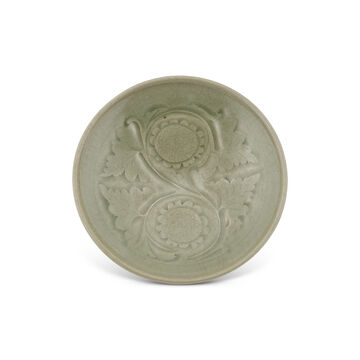 A Longquan Celadon ‘Chrysanthemum’ Dish