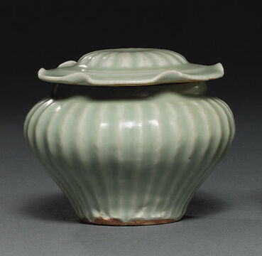 A Ming Longquan Celadon Fluted Jar And Cover, Guan