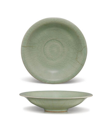 A Longquan Celadon Guan-Type Dish