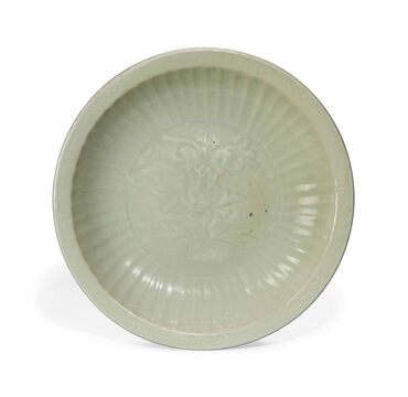 A Chinese Longquan Celadon Dish