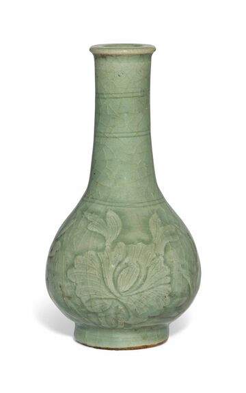 A Longquan Celadon Bottle Vase