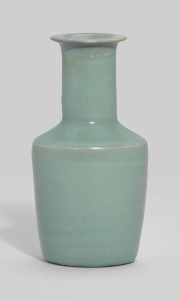 A Longquan Celadon-Glazed Mallet Vase