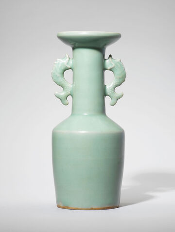 A Longquan Celadon ‘Kinuta’ Mallet Vase