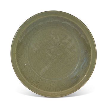 Grand Plat En Porcelaine De Celadon Longquan