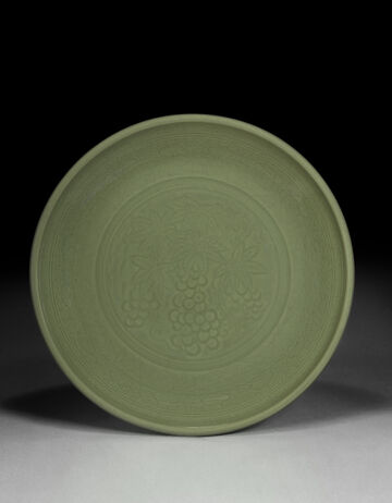 A Very Rare And Large Carved Chuzhou Longquan Celadon 'Grapes’ Dish