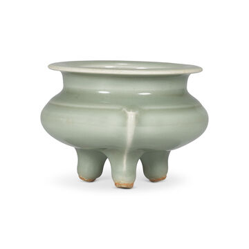 A Longquan Celadon Tripod Censer