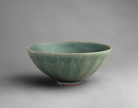 青釉菊瓣碗