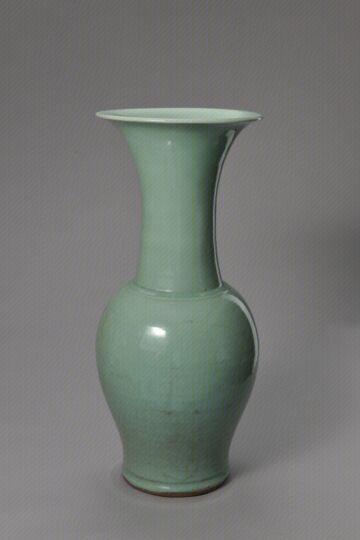 青釉凤尾尊