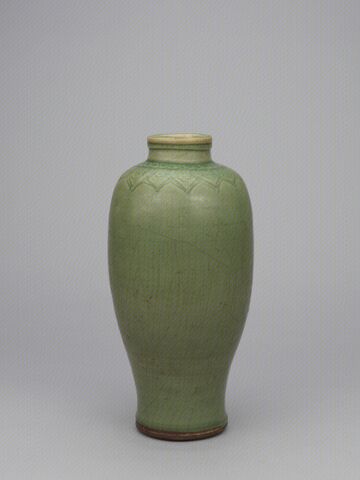 青釉划花筒式瓶