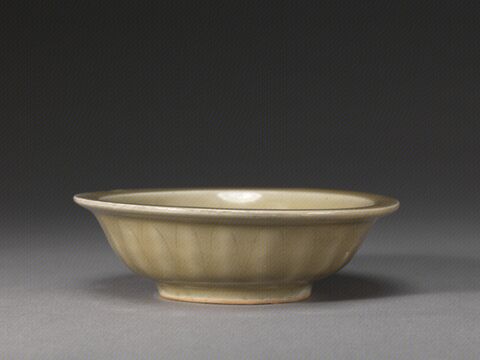 青釉贴塑鱼纹洗