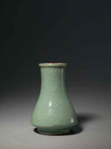 青釉瓶
