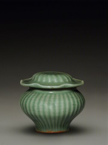 青釉荷叶式盖罐