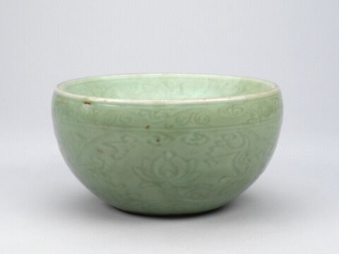 青釉刻花诸葛碗