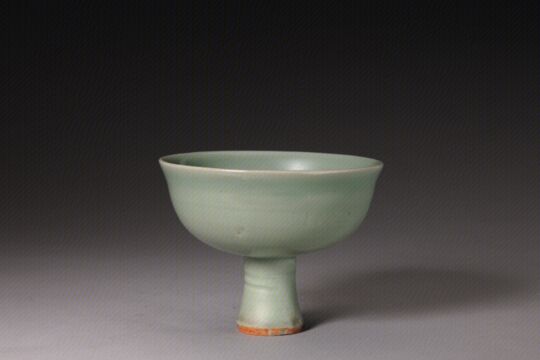 青釉印花八宝纹高足碗