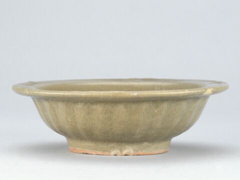 青釉模印双鱼纹折沿洗