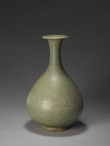 青釉刻花玉壶春瓶