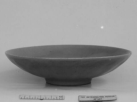 Shallow Bowl Decorated with Lotus Petals