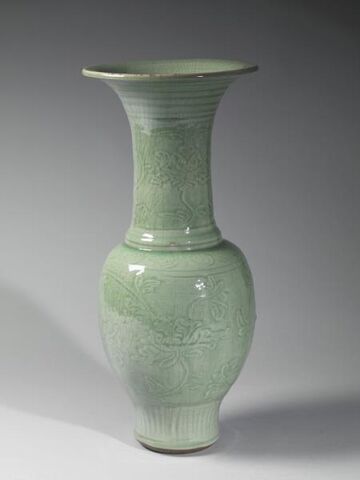 Vase with incised peony pattern