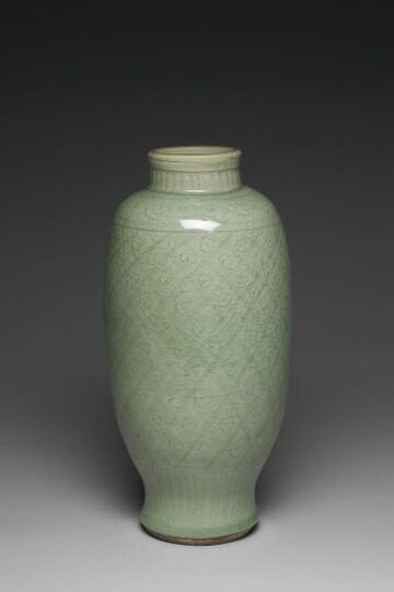 Vase with incised floral and latticework pattern