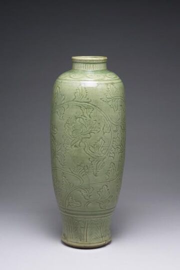 Lantern-shaped vase with incised floral pattern