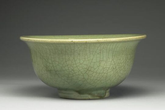 Bowl with floral pattern