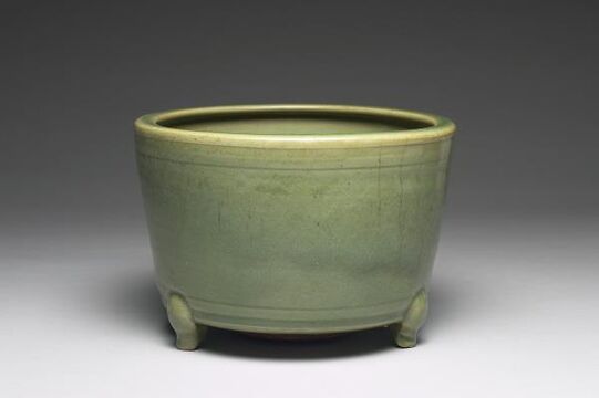 Tripod incense burner