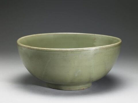 Bowl with impressed lattiework design