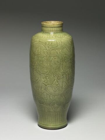 Olive-shaped vase with incised floral pattern