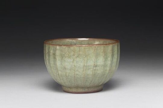 Foliated brush washer