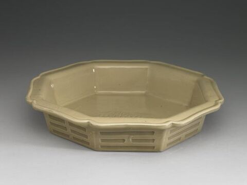 Octagonal brush washer