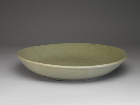 Dish with incised decoration of lotus spray