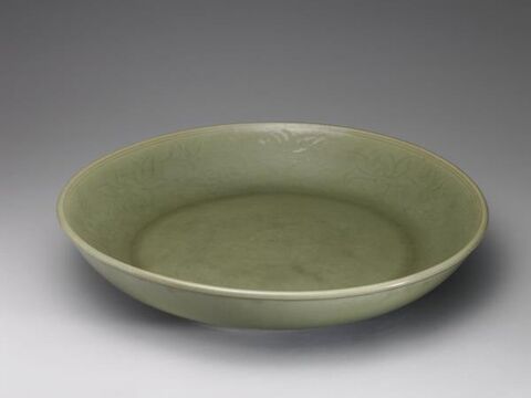 Dish with incised flower of four seasons pattern