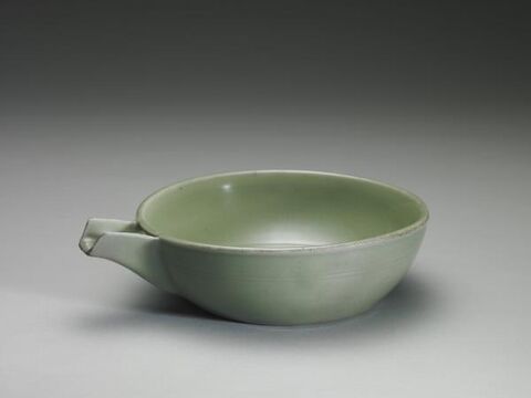 Yi-type bowl