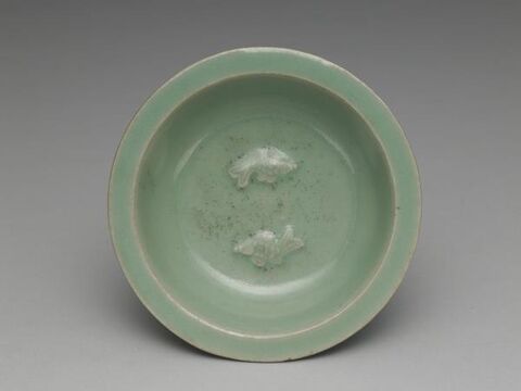 Washer with Twin-fish Design in Celadon Glaze