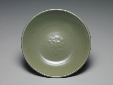 Dish with impressed floral decoration