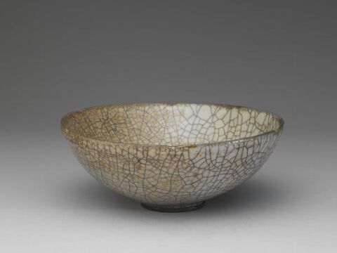 Bowl with lobed rim