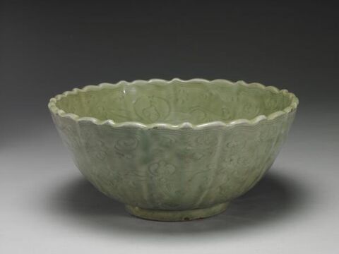 Lotus-petal bowl with incised floral decoration