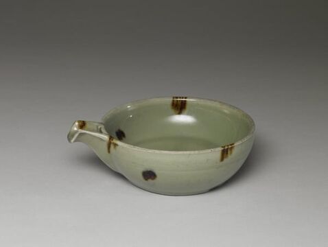 Yi-type bowl with brown splashes