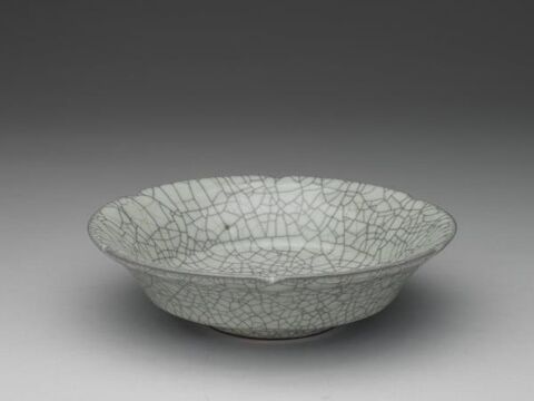 Dish with lobed rim