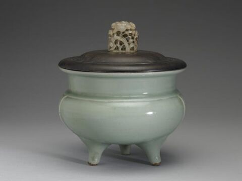 Li-shaped incense burner