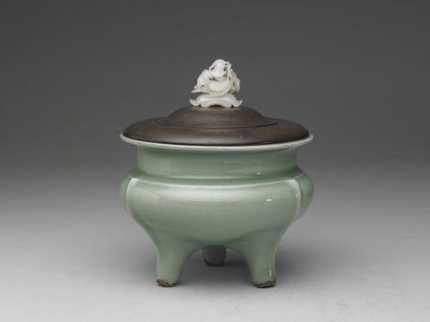 Li-shaped incense burner