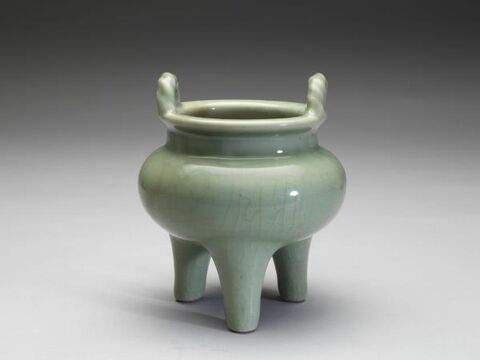 Ding-shaped incense burner with rope-shaped handles