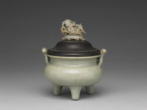 Ding-shaped incense burner