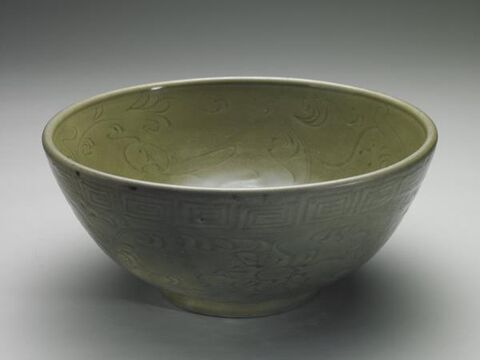 Bowl with incised floral decoration