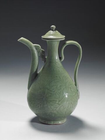 Lidded ewer with incised floral decoration