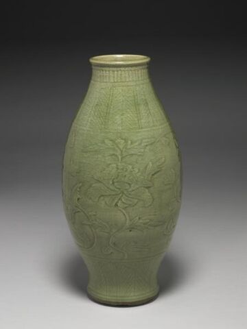Olive-shaped vase with incised floral design