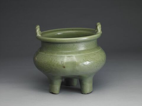 Ding-shaped incense burner with rope-shaped handles and incised floral decoration