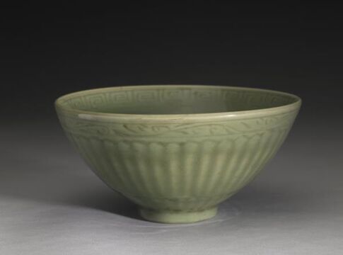 Bowl with lotus-petal decoration