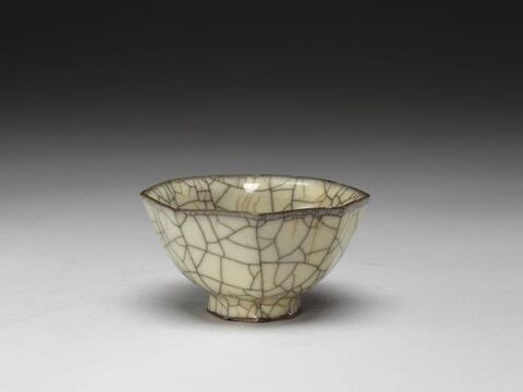 Octagonal cup